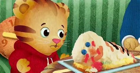 daniel tiger's neighborhood birthday cake|pbs kids video baker.